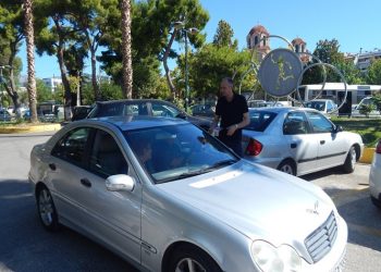 Διανομή ενημερωτικού υλικού για ασφαλή οδήγηση