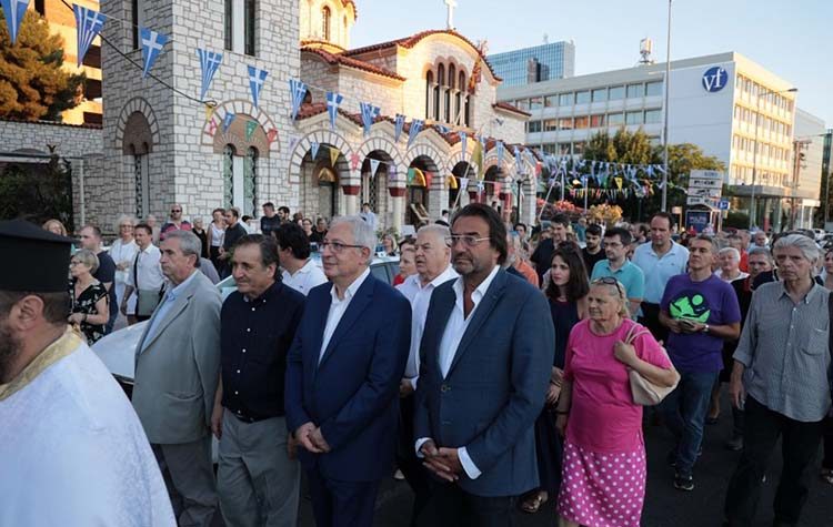 Στη λιτανεία της Παναγίας των Βλαχερνών o Θ. Αμπατζόγλου