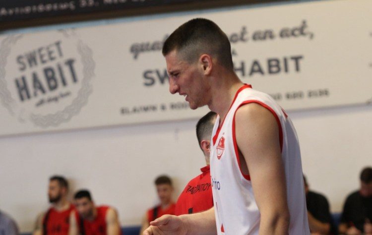 Πανερυθραϊκός: Συνεχίζει με τα «ερυθρόλευκα» ο Παναγιώτης Στάθης