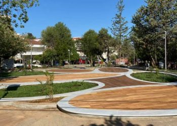 Σύγχρονη πλατεία και νέα παιδική χαρά για τον Άνω Χολαργό