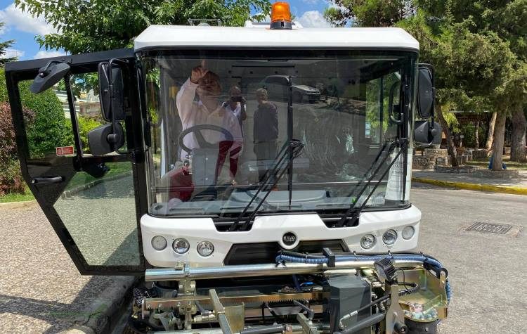 Eπιχείρηση «καλύτερος καθαρισμός δρόμων» από τον Δήμο