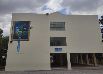 Μάσκες και αντισηπτικά με το… πρώτο κουδόυνι!