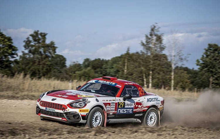 Θέαμα και διακρίσεις από την Abarth σε ράλι και πίστες