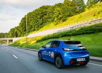 Peugeot e-208: Το γρηγορότερο ηλεκτρικό αυτοκίνητο στην κατηγορία του σε αγώνα 300χλμ