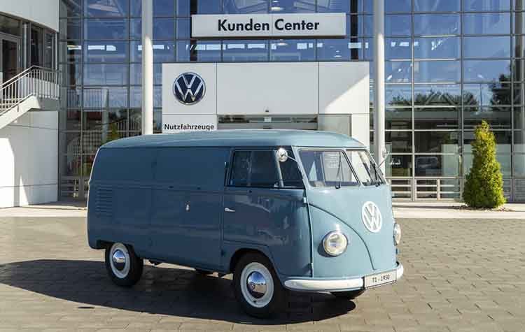 Εβδομηκοστά γενέθλια για το πιο παλιό Volkswagen Transporter