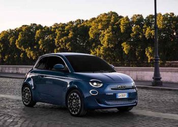 Το πρώτο test drive του νέου ηλεκτρικού Fiat 500