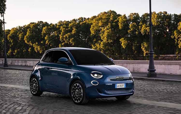 Το πρώτο test drive του νέου ηλεκτρικού Fiat 500