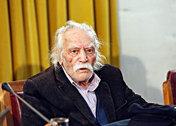 Όταν ο Μανώλης Γλέζος βρέθηκε στου Παπάγου