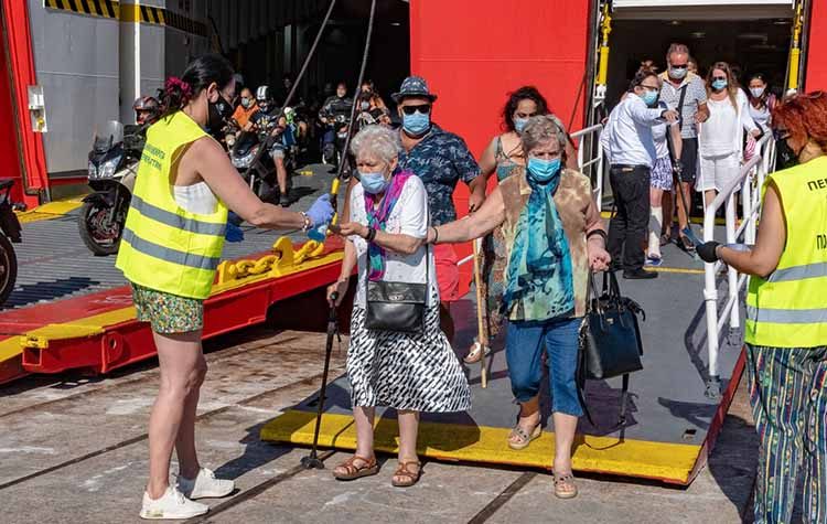 112: Μήνυμα για τον κορωνοΐό σε όσους επιστρέφουν από τις διακοπές