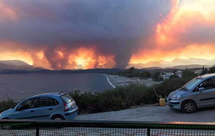 Πυρκαγιά στη Μάνη: Διάσπαρτες οι εστίες  - Καλύτερη η εικόνα
