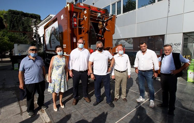 Εξοπλισμό ανακύκλωσης παρέδωσε η Περιφέρεια στον Δήμο Χαλανδρίου