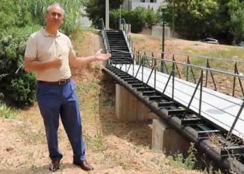 Μεταλλική γέφυρα και αγωγός ακαθάρτων στην Άνω Κηφισιά