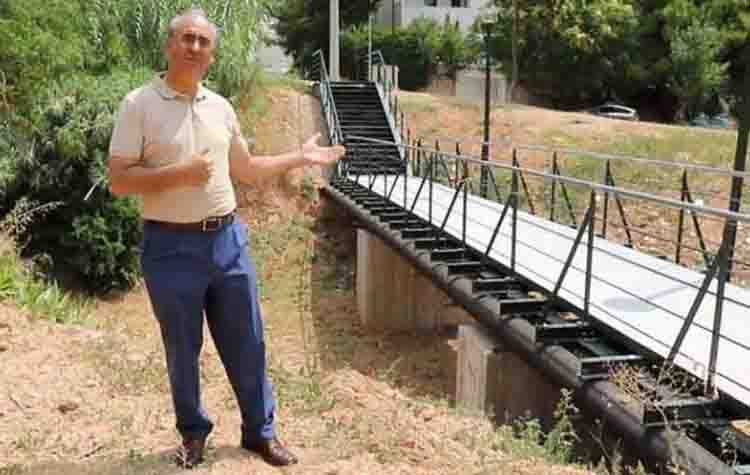 Μεταλλική γέφυρα και αγωγός ακαθάρτων στην Άνω Κηφισιά
