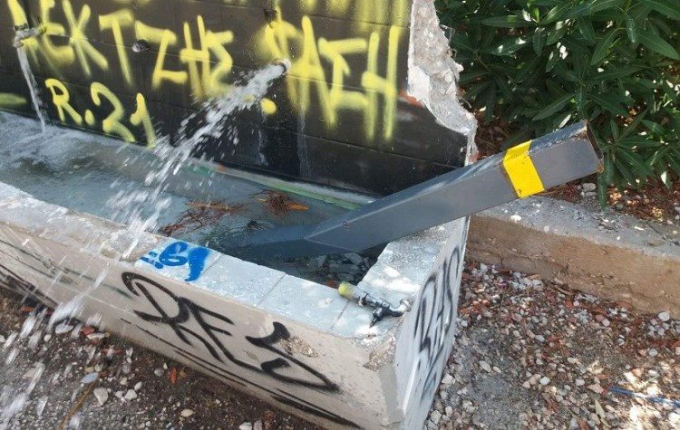 Δήμος Βύρωνα: Μήνυση κατά αγνώστων για βανδαλισμούς σε σχολεία - κοινόχρηστους χώρους