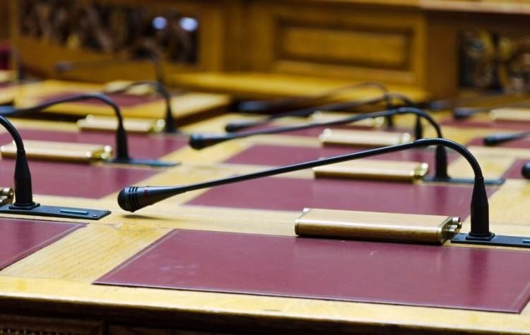 Στη Βουλή το θέμα της πυρκαγιάς στη Μεταμόρφωση