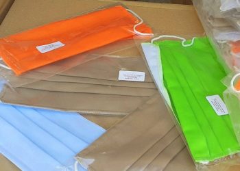 Μάσκες για μαθητές και εκπαιδευτικούς παρέλαβε ο Δήμος από την ΚΕΔΕ