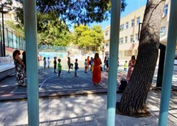 «Θέατρο του παραλόγου» στο 8ο Δημοτικό Σχολείο - Ξεκίνημα με 15 παιδιά!