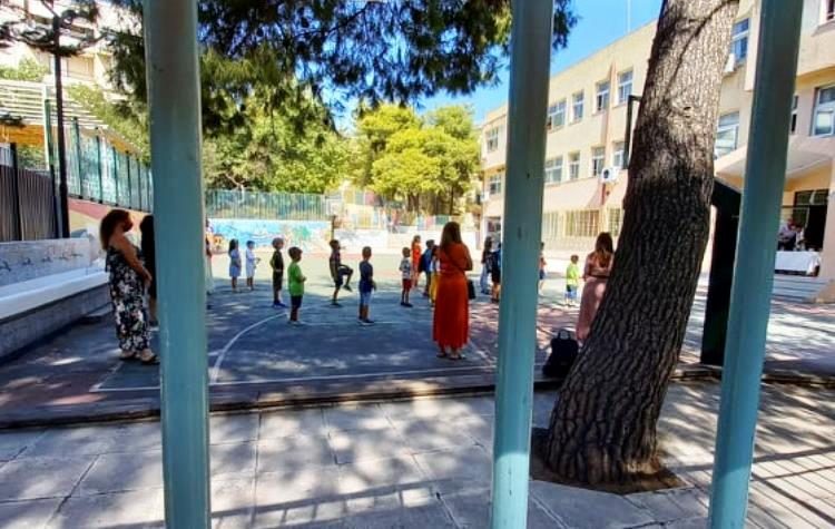 «Θέατρο του παραλόγου» στο 8ο Δημοτικό Σχολείο - Ξεκίνημα με 15 παιδιά!