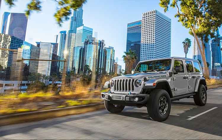 Jeep: Tο Wrangler 4xe πλαισιώνει τα αντίστοιχα Renegade 4xe και Compass 4xe