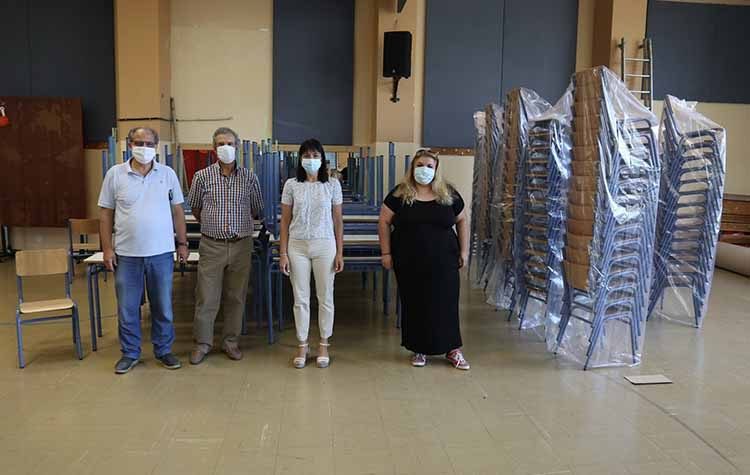 Νέα έπιπλα για τα Γυμνάσια και τα Λύκεια του Δήμου