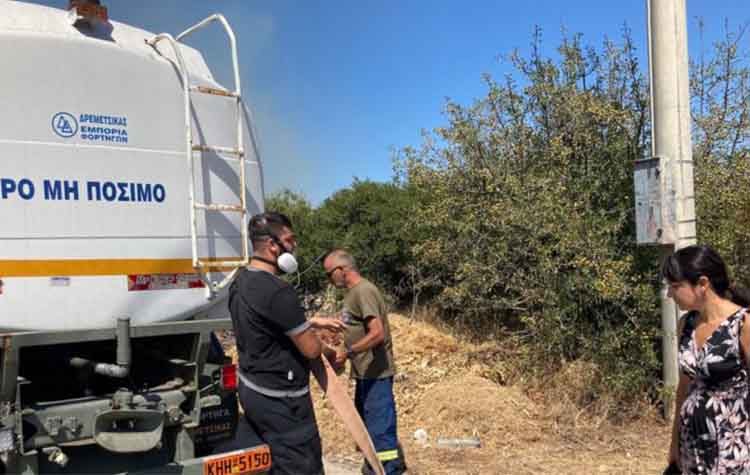 Την Πυροσβεστική συνέδραμε ο Δήμος στη πυρκαγιά της Νέας Μάκρης
