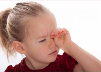 Μπορεί να είναι σύμπτωμα του κορωνοϊού η επιπεφυκίτιδα στα παιδιά;