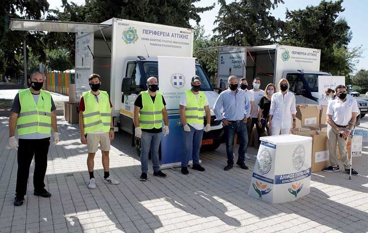 Είκοσι δύο φορτηγά με είδη πρώτης ανάγκης για τους πληγέντες στη Θεσσαλία από 11 σημεία της Αττικής