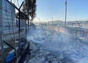 Φωτιά στον προσφυγικό καταυλισμό της Μόριας - Ολοσχερής η καταστροφή