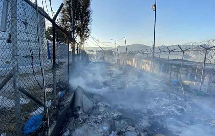 Φωτιά στον προσφυγικό καταυλισμό της Μόριας - Ολοσχερής η καταστροφή