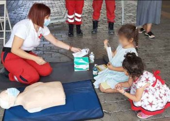 Οι Μαρουσιώτες ενημερώθηκαν για τις Πρώτες Βοήθειες, στην πλατεία ΗΣΑΠ