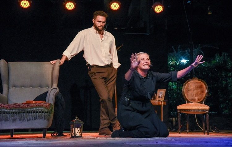 Την «Σονάτα του Σεληνόφωτος» στο Άλσος Βαρβαρέσου παρακολούθησε ο Τάσος Μαυρίδης