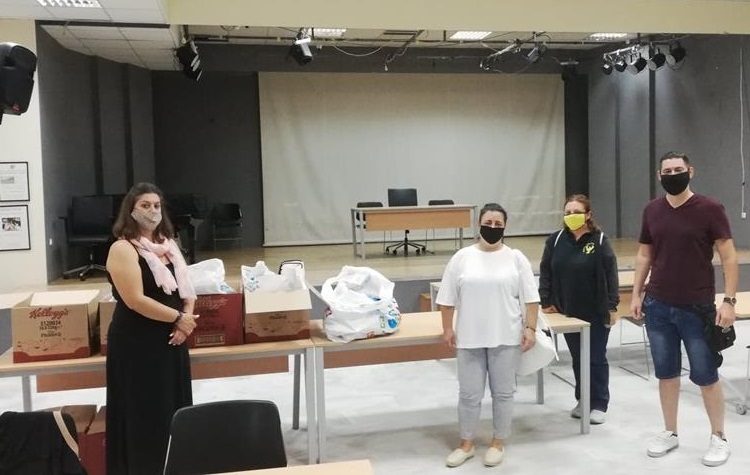 Οκτώ κούτες με σχολικά είδη συγκέντρωσε ο Δήμος