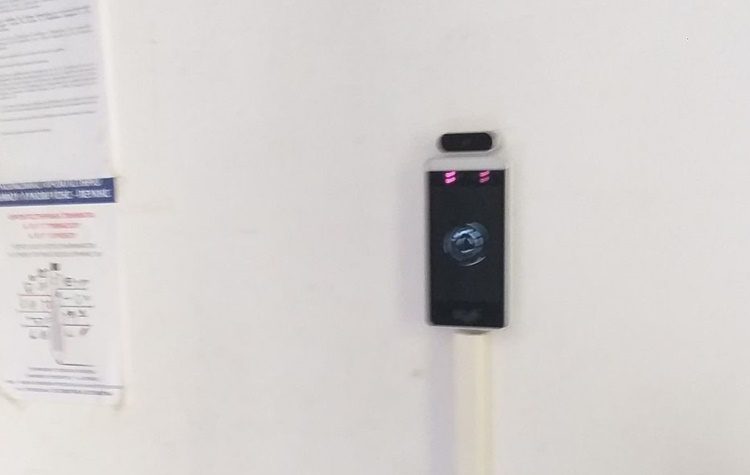 Σύστημα θερμομέτρησης στην είσοδο του Δημαρχείου