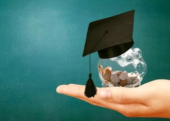 66 υποτροφίες από τον Δήμο για τα παιδιά οικογενειών σε ανάγκη