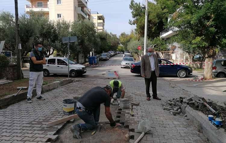 Αυτοψία Αμπατζόγλου σε ασφαλτοστρώσεις και επισκευή πεζοδρόμου στην Ιερέως Δούση