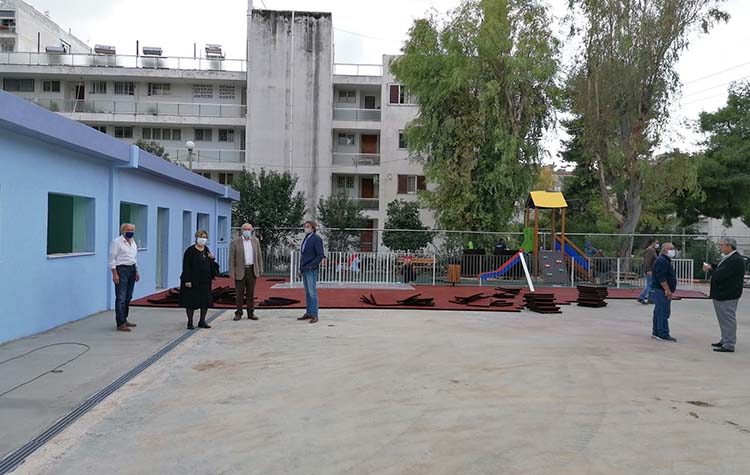 Αυτοψία Αμπατζόγλου στην εγκατάσταση αιθουσών νηπιαγωγείων σε Εργατικές Κατοικίες και Ανάβρυτα