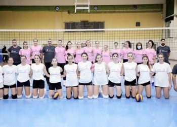 «Μπλόκαραν» στο… φιλέ τον καρκίνο του μαστού (Βίντεο)