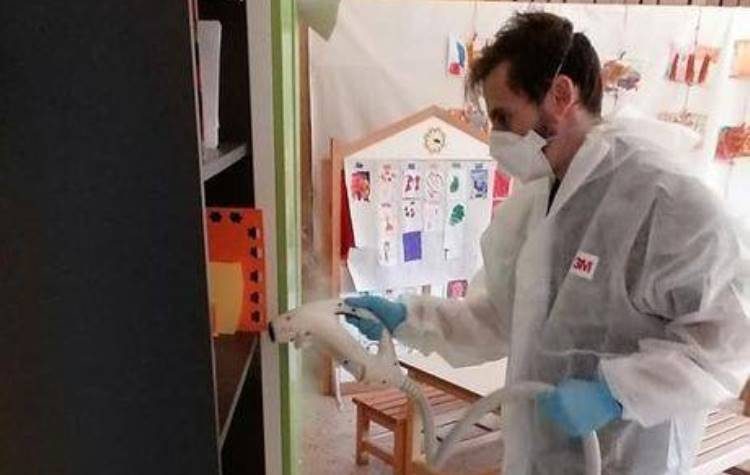 Κλειστό λόγω κορωνοϊού τμήμα του 4ου Δημοτικού Σχολείου