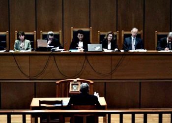 Την καταδίκη της Χρυσής Αυγής ζητά  το Δημοτικό Συμβούλιο