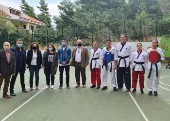 Ο Χρυσός Ολυμπιονίκης Μιχάλης Μουρούτσος στο 1ο Δημοτικό Σχολείο