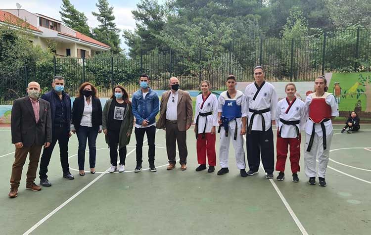 Ο Χρυσός Ολυμπιονίκης Μιχάλης Μουρούτσος στο 1ο Δημοτικό Σχολείο