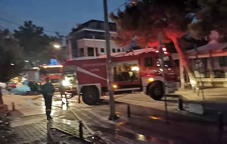 Καταστράφηκε ολοσχερώς από εμπρησμό καφετέρια στην πλατεία Αναλήψεως