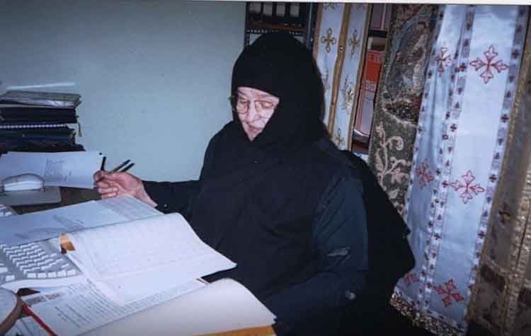 Θλίψη για τον θάνατο της Ηγουμένης Αγάπης