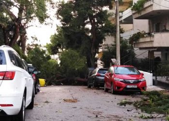 «Βομβαρδισμένο» τοπίο το Ηράκλειο από τη νεροποντή - Τραυματίες και καταστροφές (φωτο)