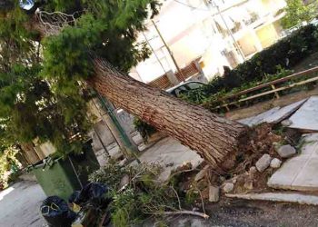 «Βομβαρδισμένο» τοπίο το Ηράκλειο από τη νεροποντή - Τραυματίες και καταστροφές (φωτο)