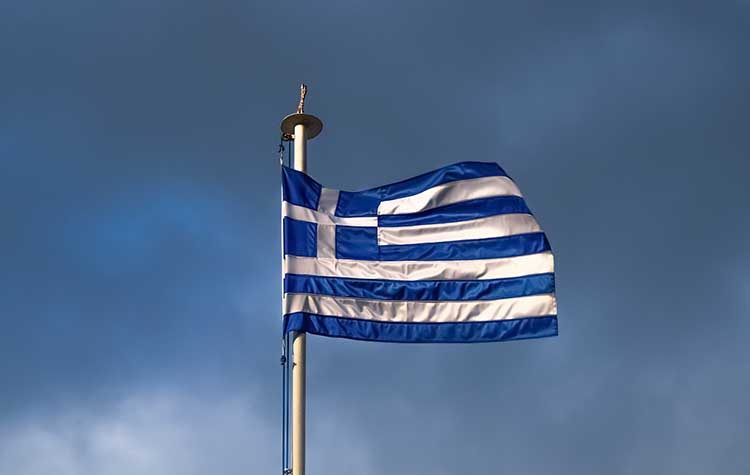 Σημαίες μοιράζει ο Δήμος ενόψει 28ης Οκτωβρίου