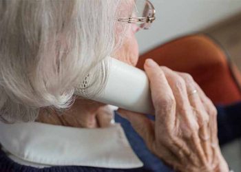 Γραμμή υποστήριξης των ηλικιωμένων στην πόλη εν μέσω κορωνοϊού