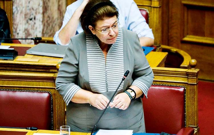 Εμείς πληρώνουμε…