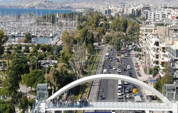 Εγκαίνια για την πεζογέφυρα στην παραλία Αλίμου