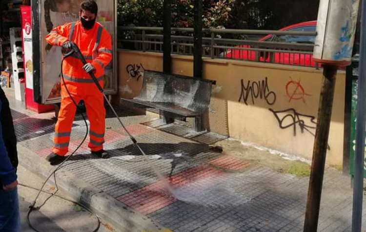Σε επιφυλακή με απολυμάνσεις χώρων και κάδων ο Δήμος (Βίντεο)